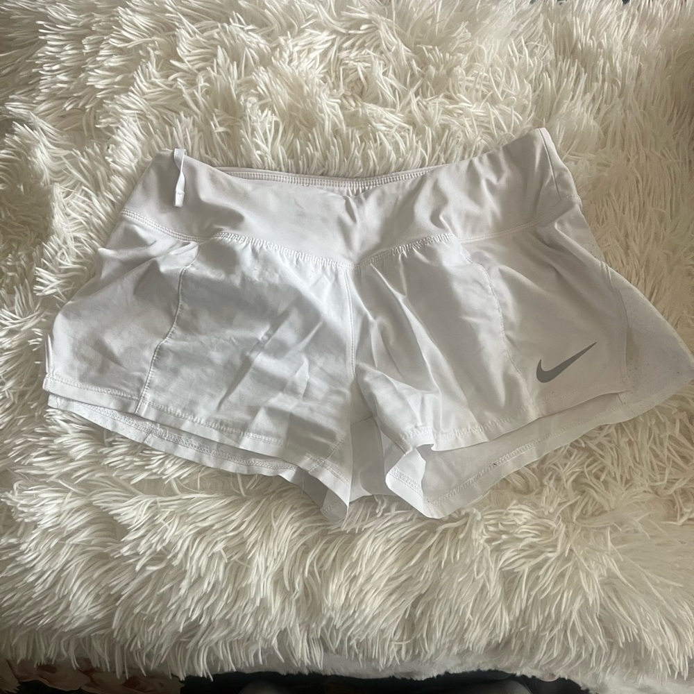 white nike shorts